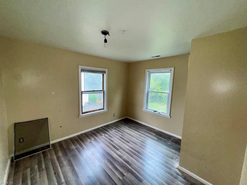 1124 30th St Property Photo 6