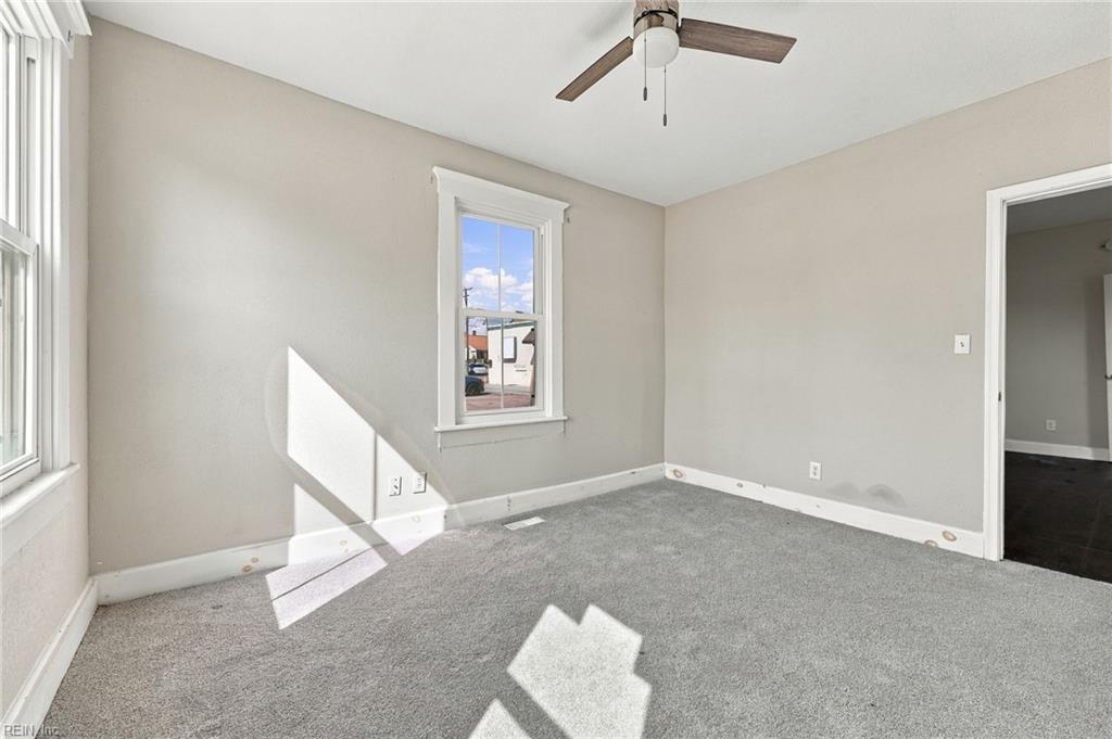 607 E Pembroke Ave Property Photo 12