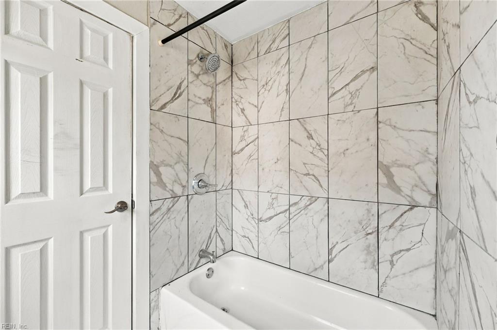 607 E Pembroke Ave Property Photo 21