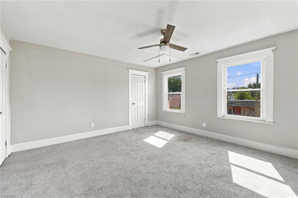 607 E Pembroke Ave Property Photo 23
