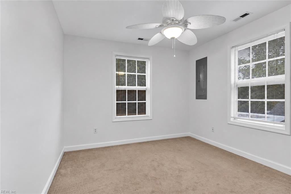 402 26th St Property Photo 21