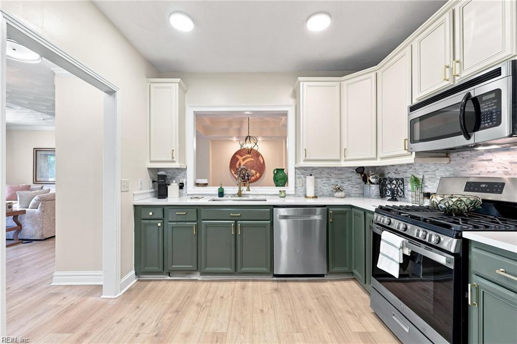 1284 Laskin Rd Property Photo 3