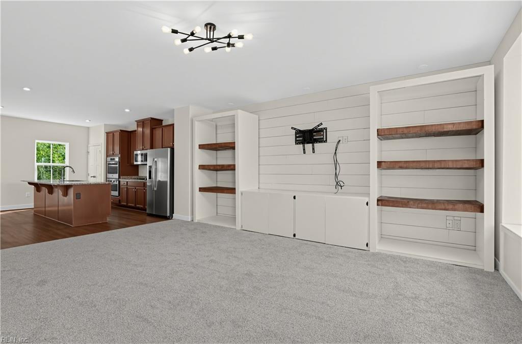 933 Centurion Cir Property Photo 4
