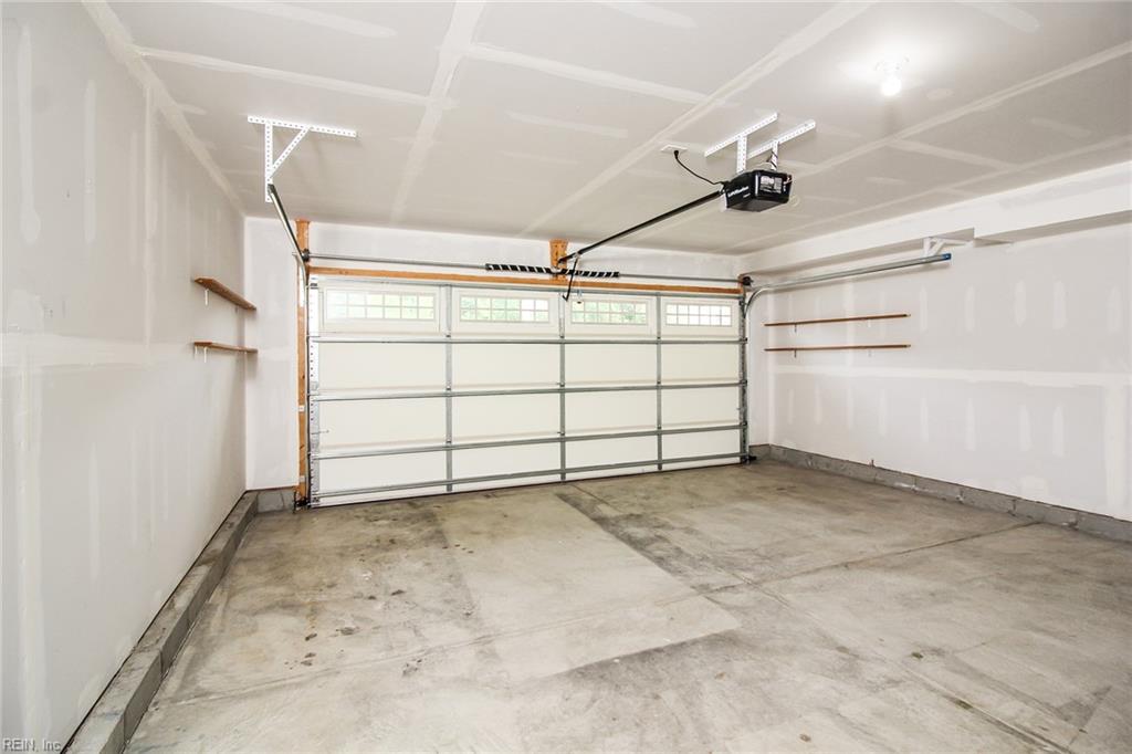 102 Pettigrew Ct Property Photo 5