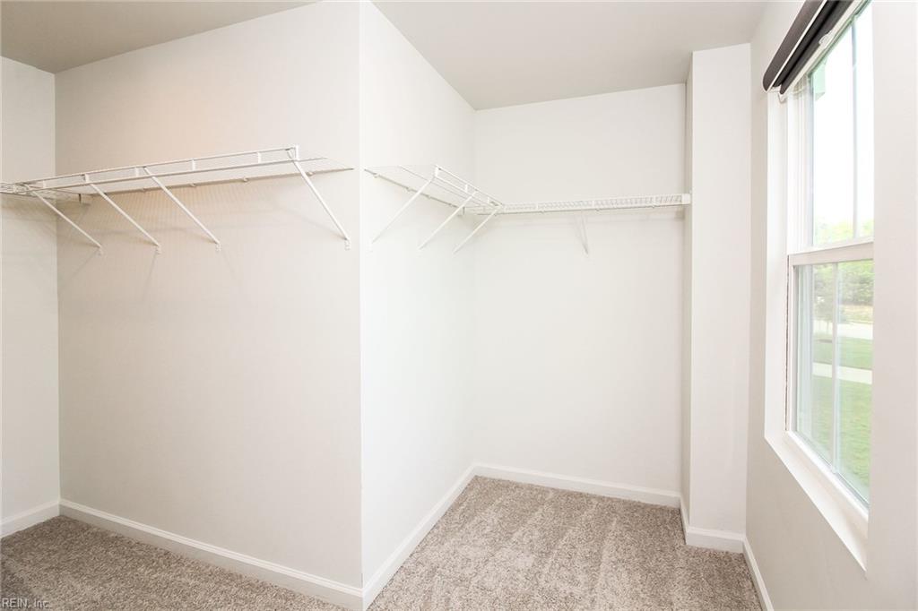 102 Pettigrew Ct Property Photo 8