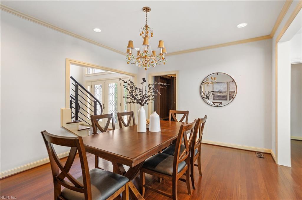 924 Enfield Chse Property Photo 5