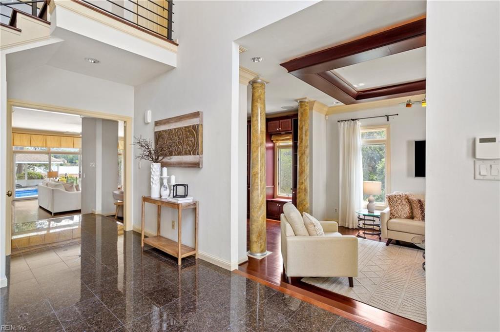924 Enfield Chse Property Photo 7