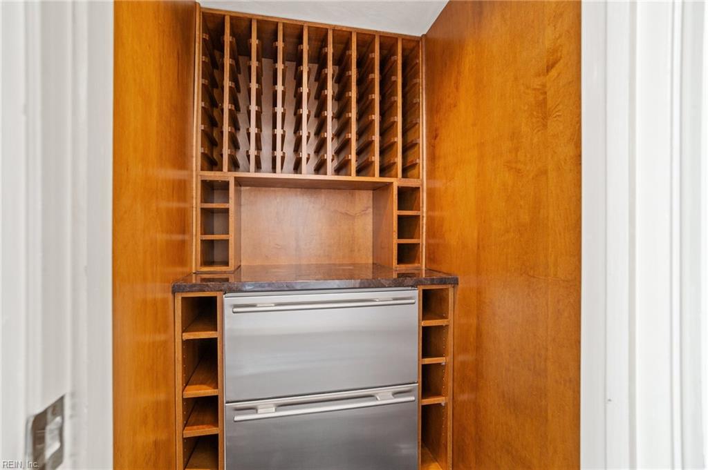 924 Enfield Chse Property Photo 10