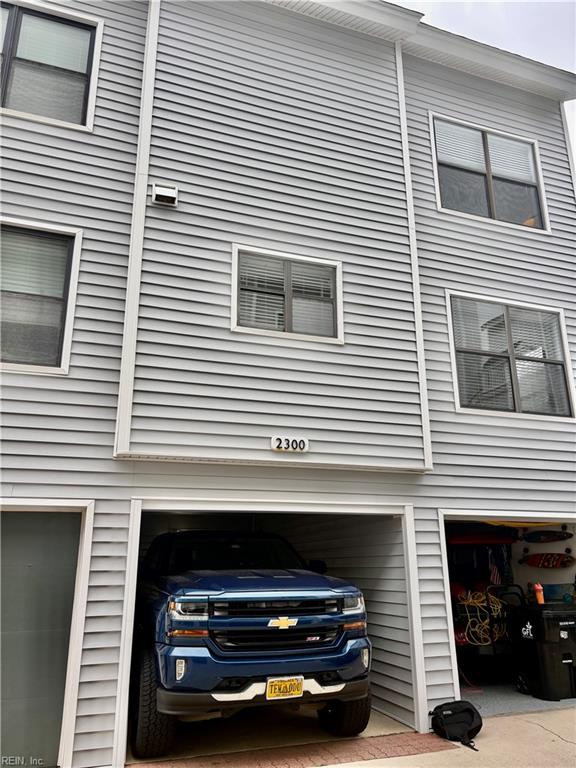 2300 Bergen Ct Property Photo 2
