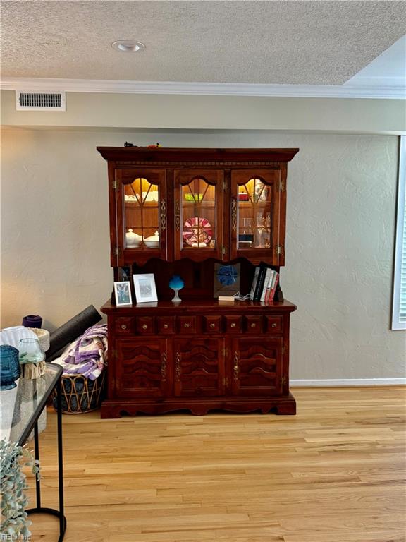 2300 Bergen Ct Property Photo 11