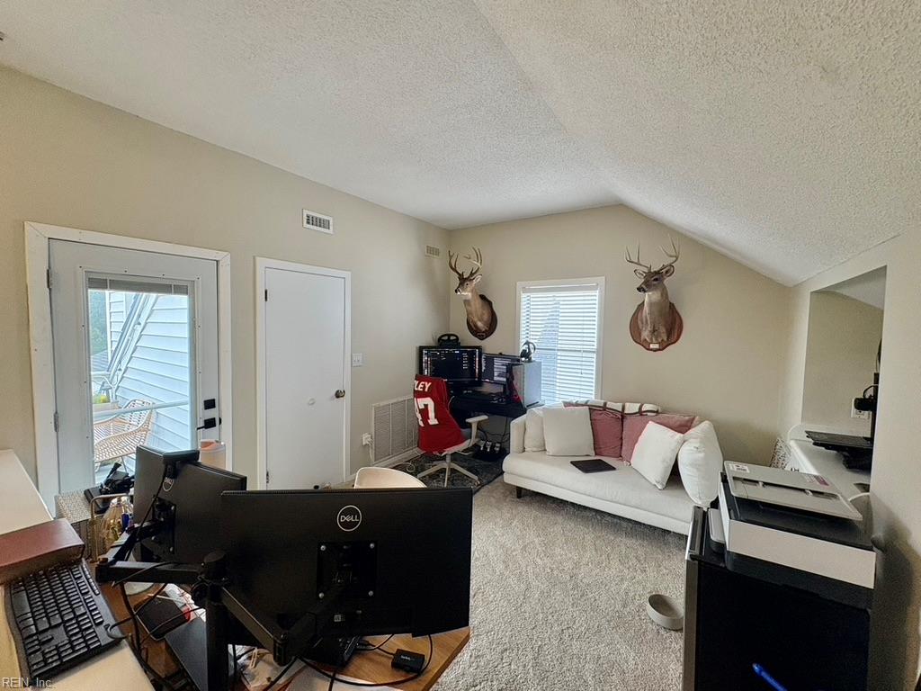 2300 Bergen Ct Property Photo 22