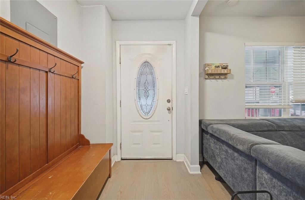 1302 Cass St Property Photo 5