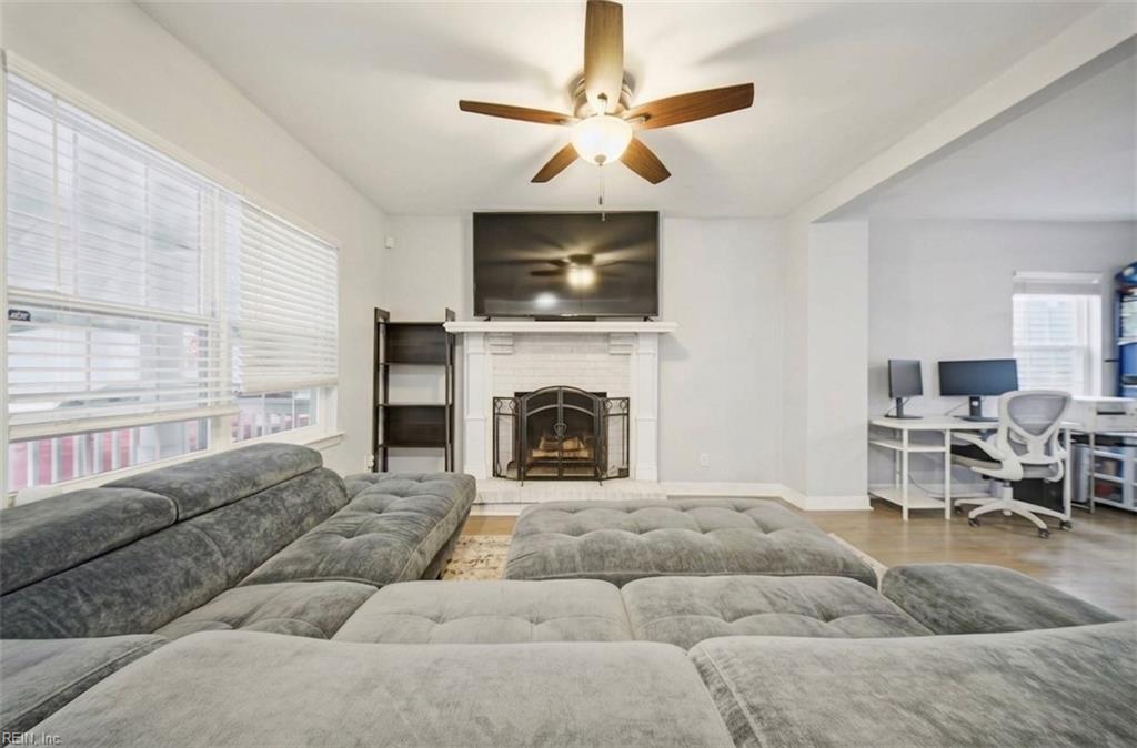 1302 Cass St Property Photo 7