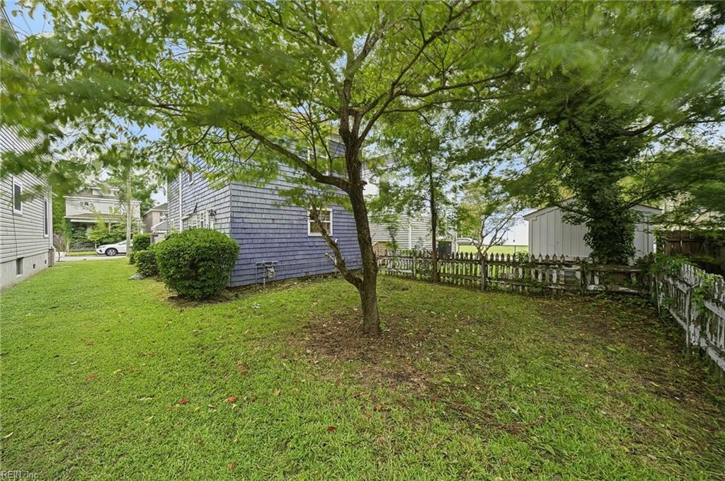 1302 Cass St Property Photo 25