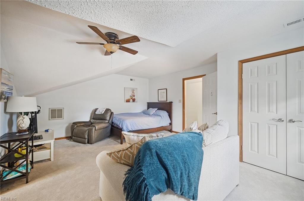 1300 Oregon Xing Property Photo 32