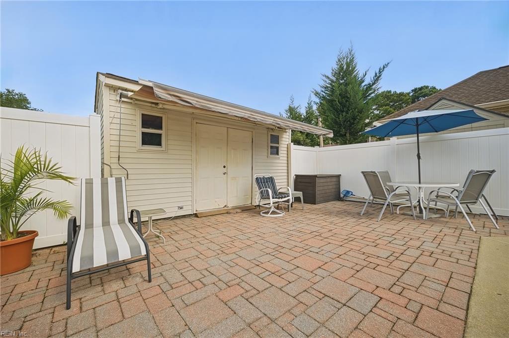 1300 Oregon Xing Property Photo 42