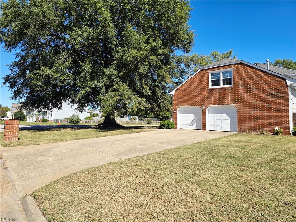 833 Kemp Meadow Dr Property Photo 4