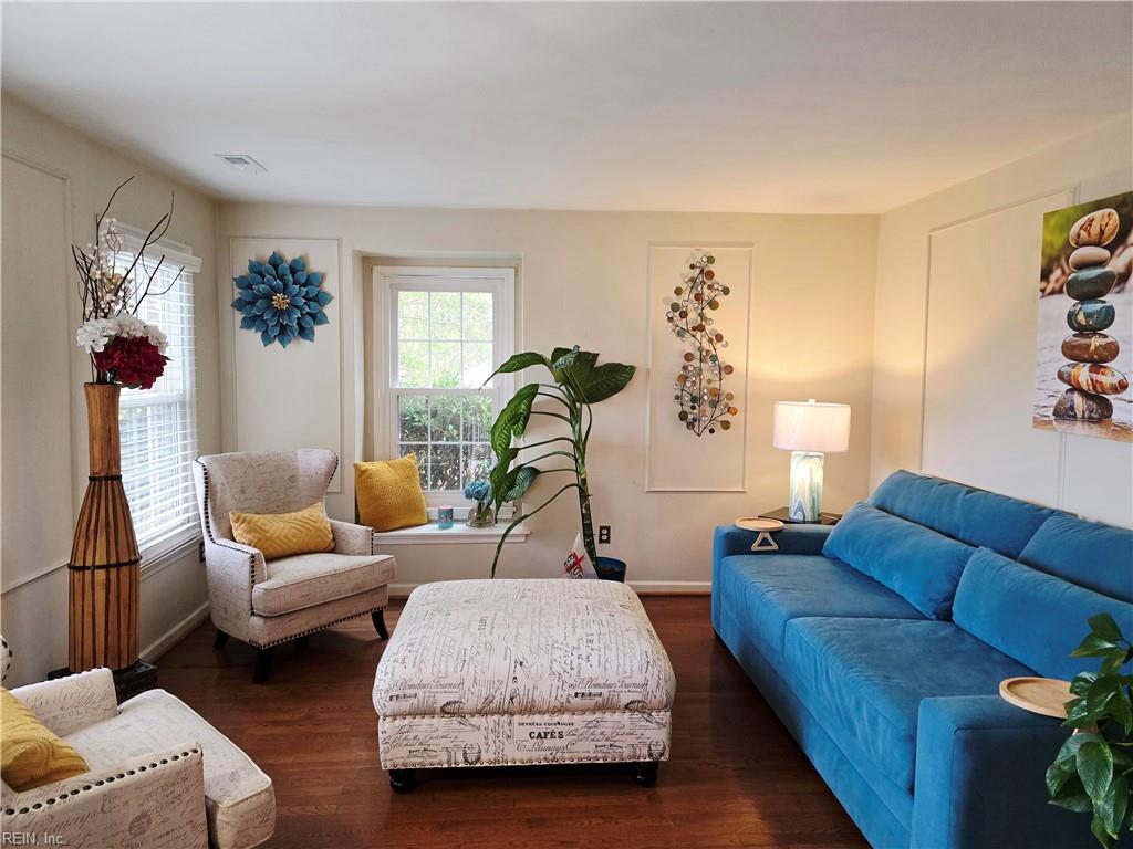 833 Kemp Meadow Dr Property Photo 7