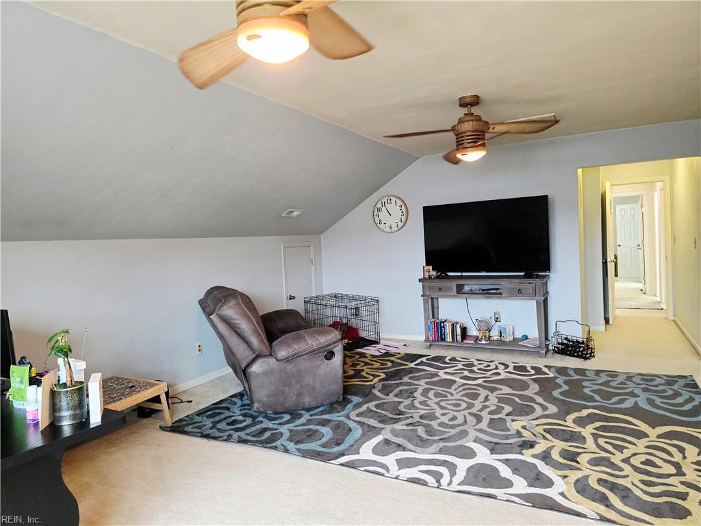 833 Kemp Meadow Dr Property Photo 43