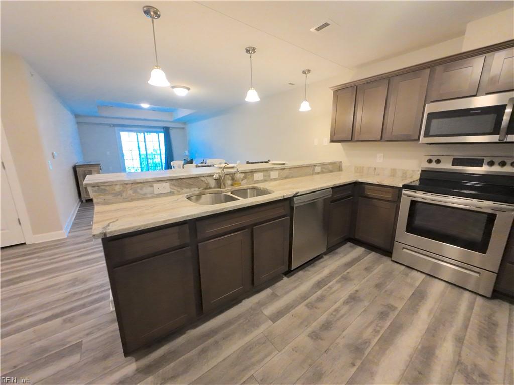 1016 Thoroughgood Way Property Photo 7