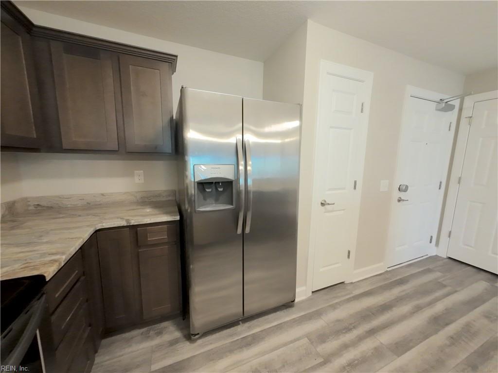 1016 Thoroughgood Way Property Photo 9