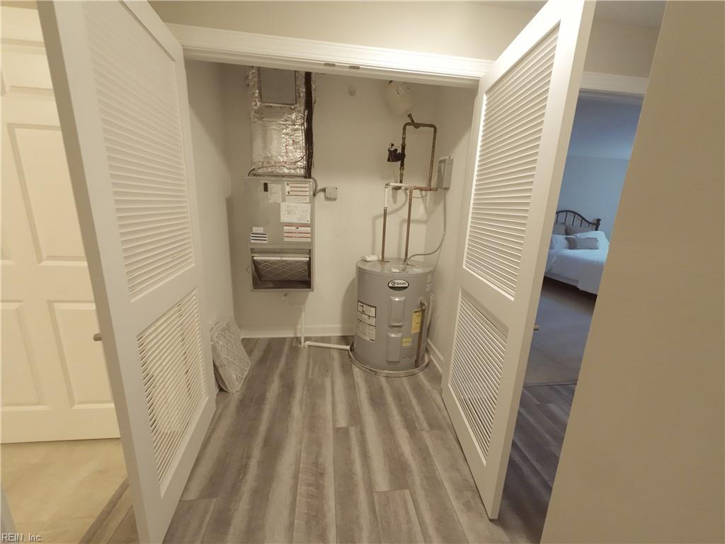 1016 Thoroughgood Way Property Photo 17
