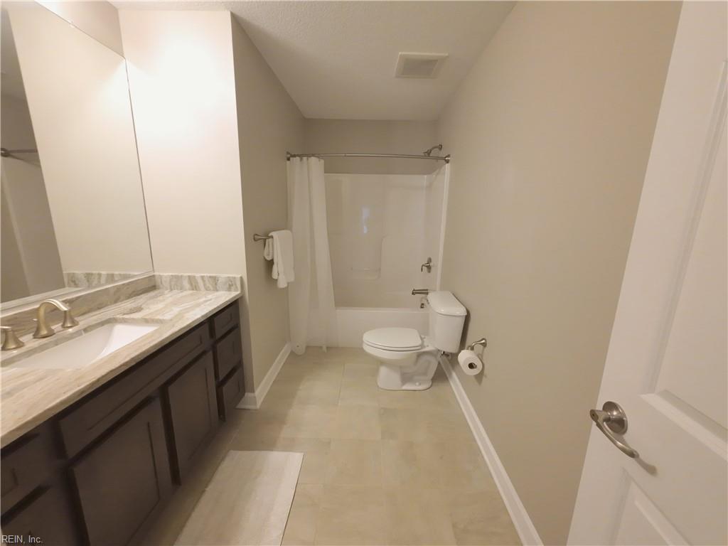 1016 Thoroughgood Way Property Photo 19