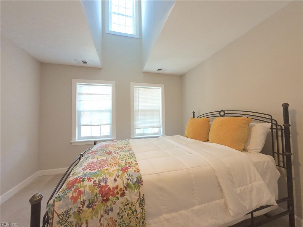 1016 Thoroughgood Way Property Photo 23