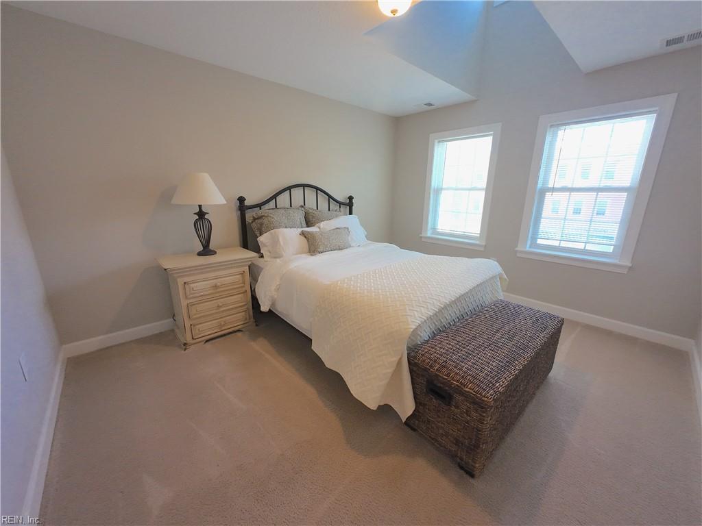 1016 Thoroughgood Way Property Photo 26