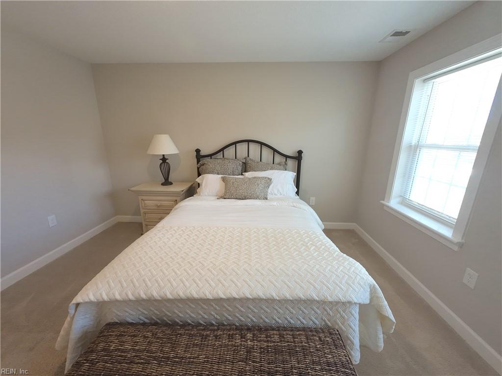 1016 Thoroughgood Way Property Photo 27