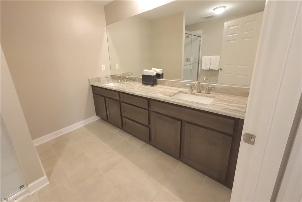 1016 Thoroughgood Way Property Photo 32