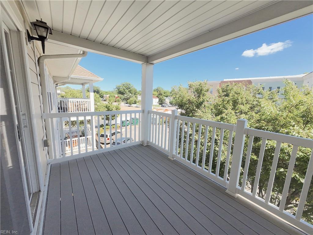 1016 Thoroughgood Way Property Photo 37