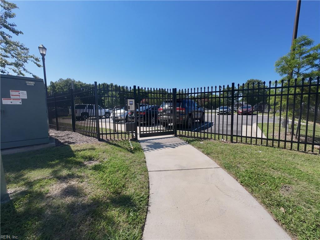1016 Thoroughgood Way Property Photo 46