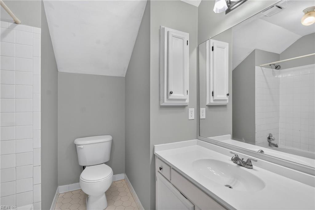 2204 Timberdale Ct Property Photo 34