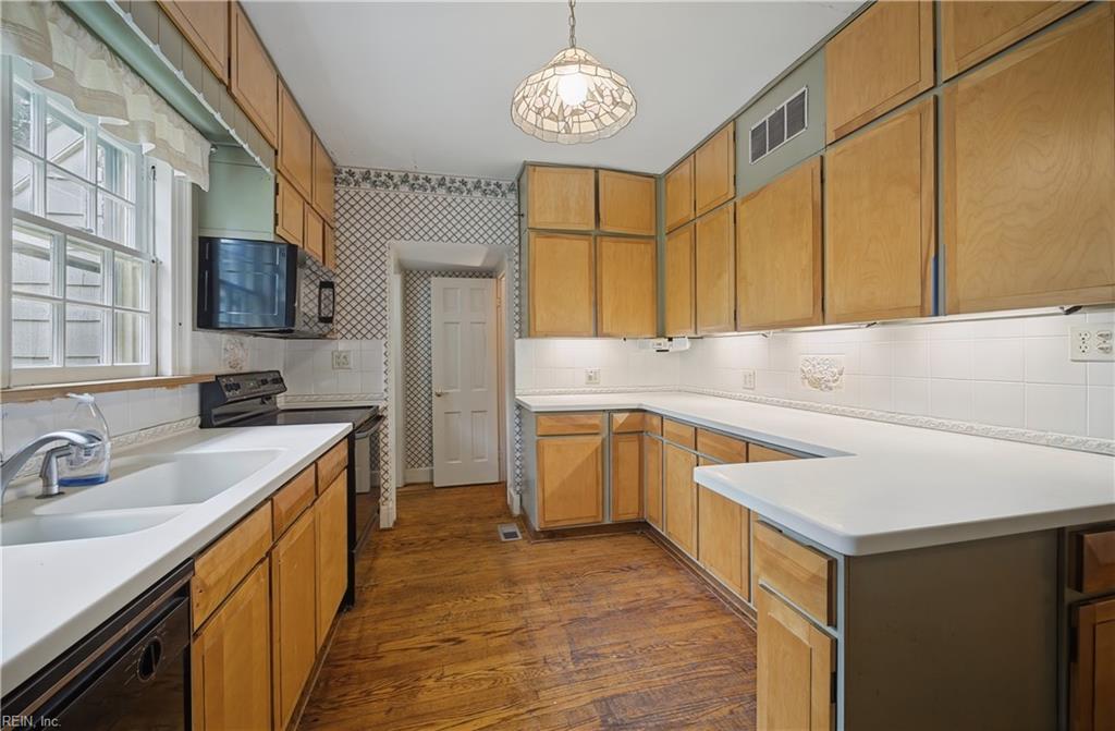 5256 Shenstone Cir Property Photo 18
