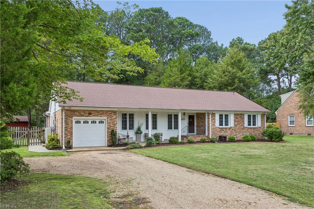 203 Bayview Dr Property Photo 2