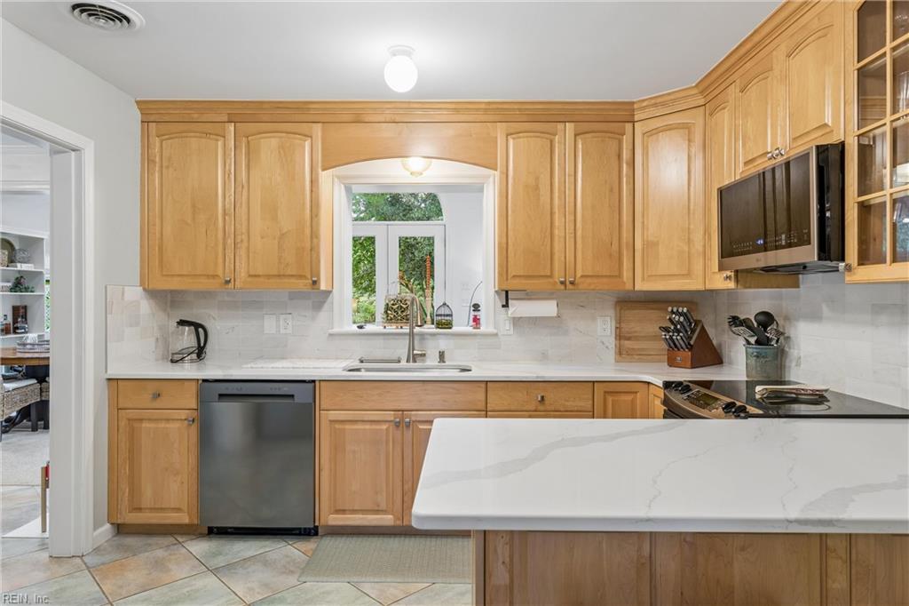 203 Bayview Dr Property Photo 10