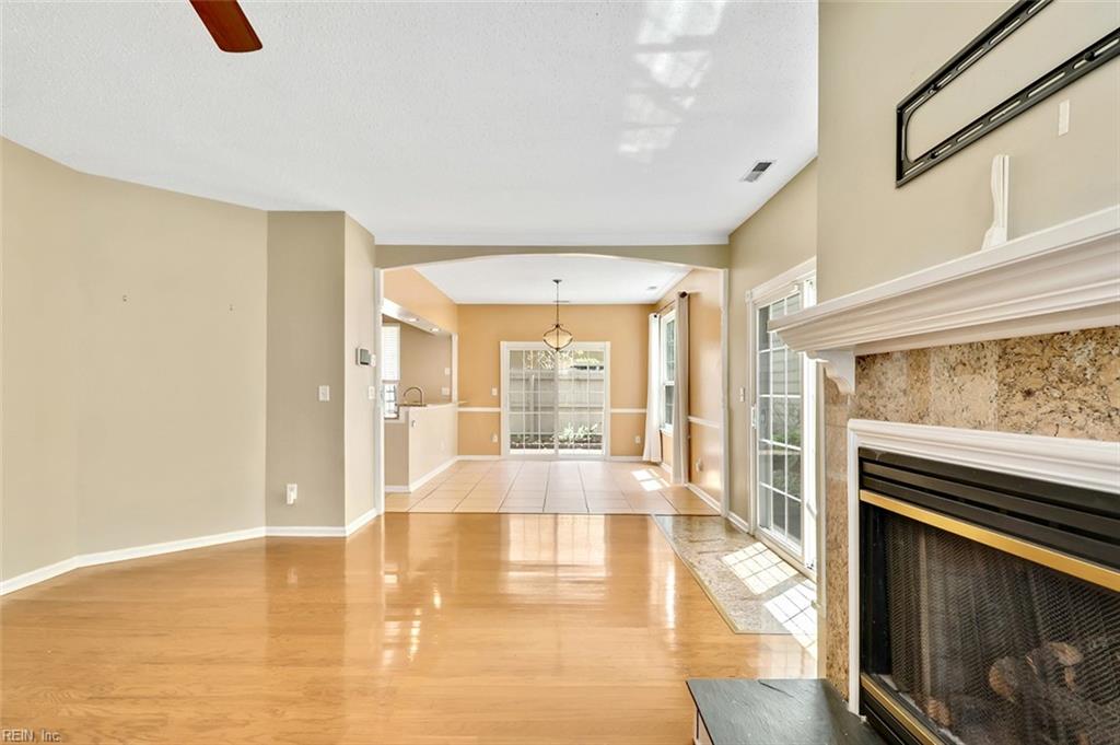 4824 Haymarket Dr Property Photo 4