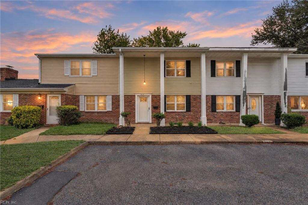 804 S Grosvenor Ct Property Photo 1