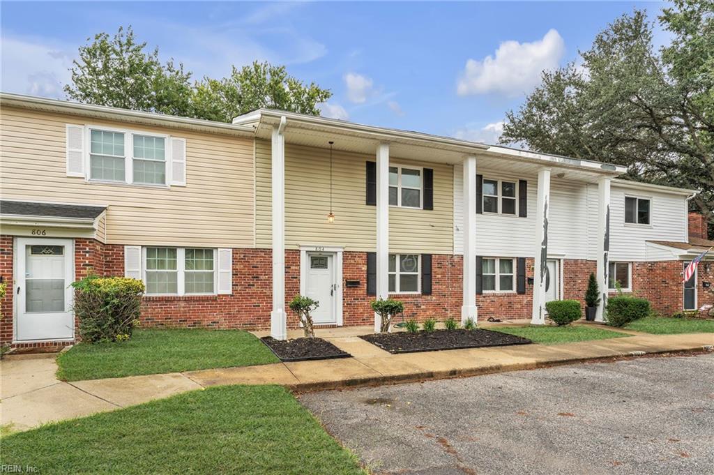 804 S Grosvenor Ct Property Photo 3