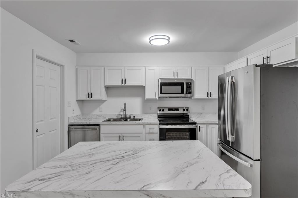 804 S Grosvenor Ct Property Photo 23