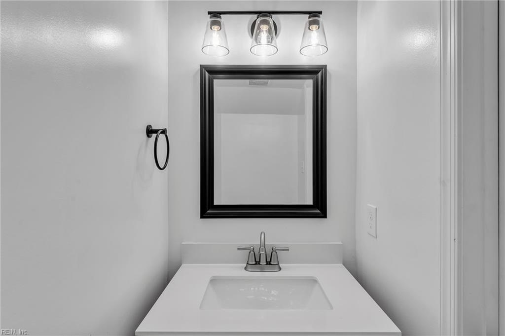 804 S Grosvenor Ct Property Photo 27