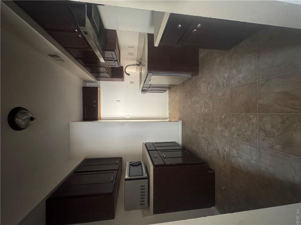 1645 Malibu Pl Property Photo 6
