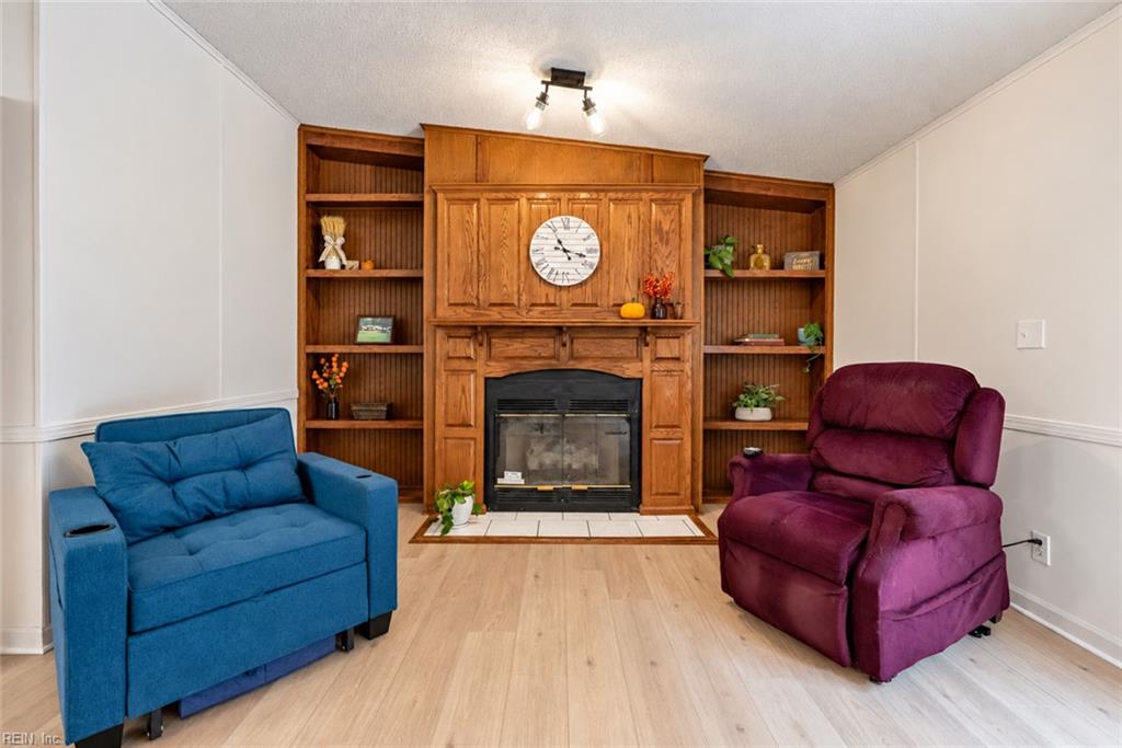 9134 Richmond Rd W Property Photo 11