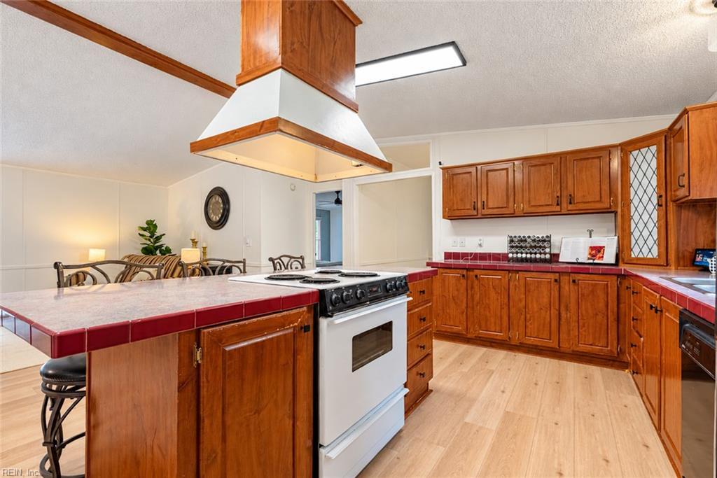9134 Richmond Rd W Property Photo 19