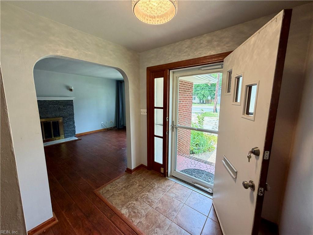 1452 E Pembroke Ave Property Photo 5