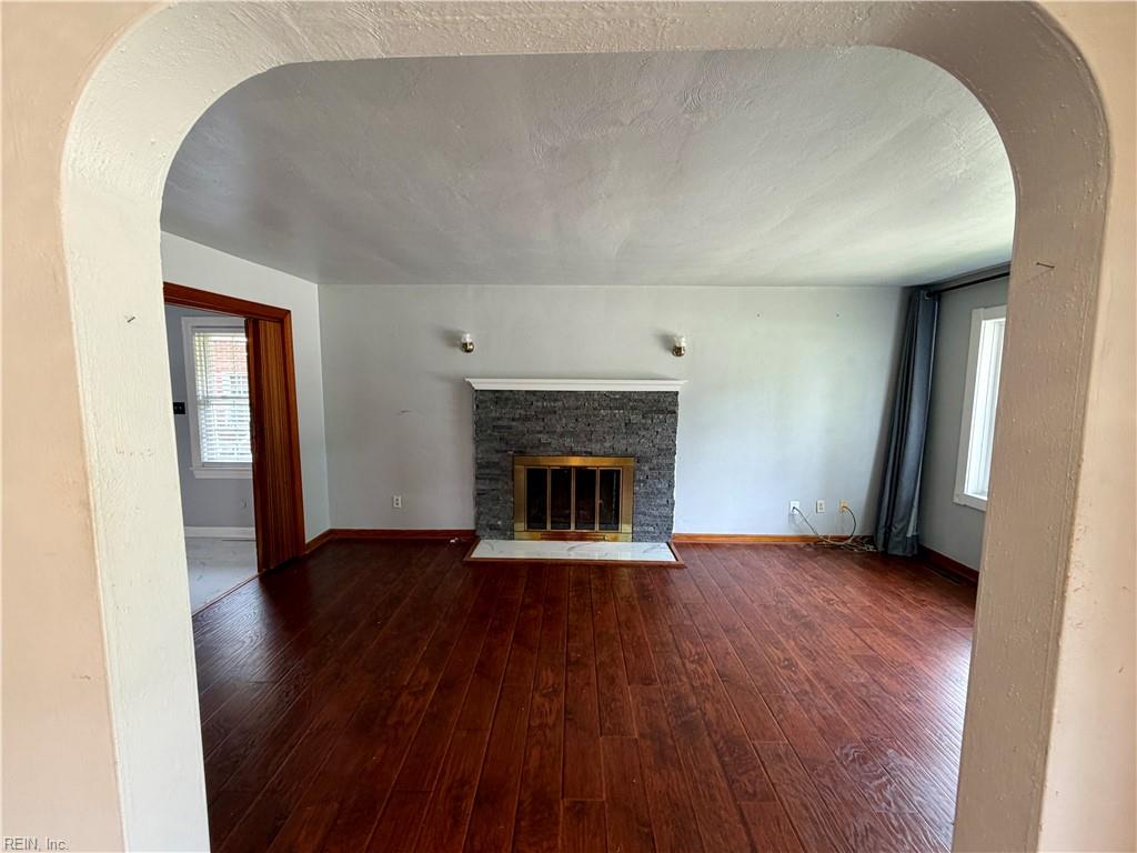 1452 E Pembroke Ave Property Photo 6