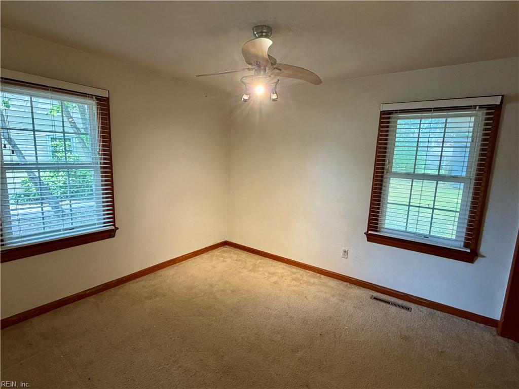 1452 E Pembroke Ave Property Photo 25
