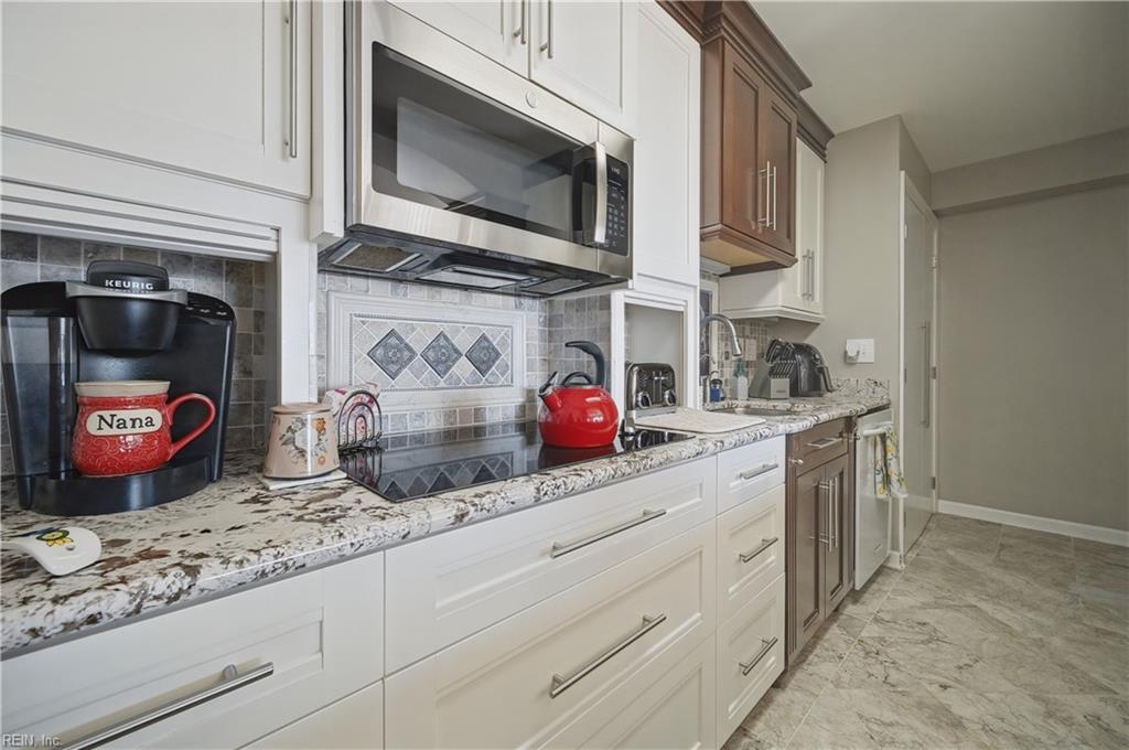 3558 Shore Dr Property Photo 6