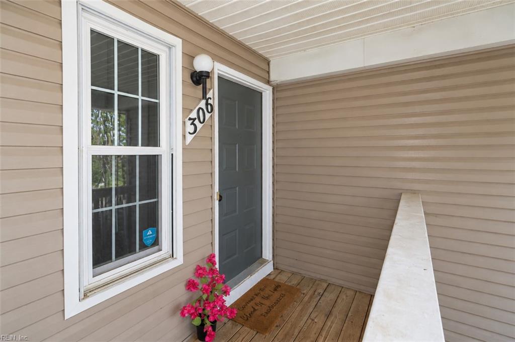 782 Windbrook Cir Property Photo 3